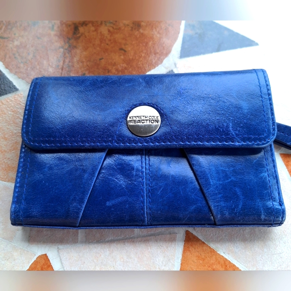 Kenneth Cole Reaction Royal Blue Genuine Leather Trifold Wallet Snap Closure
